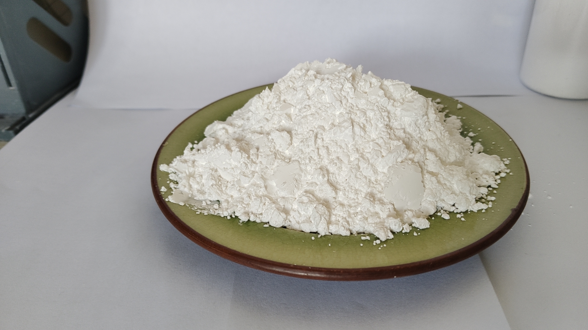Zeolites and LaY Zeolite